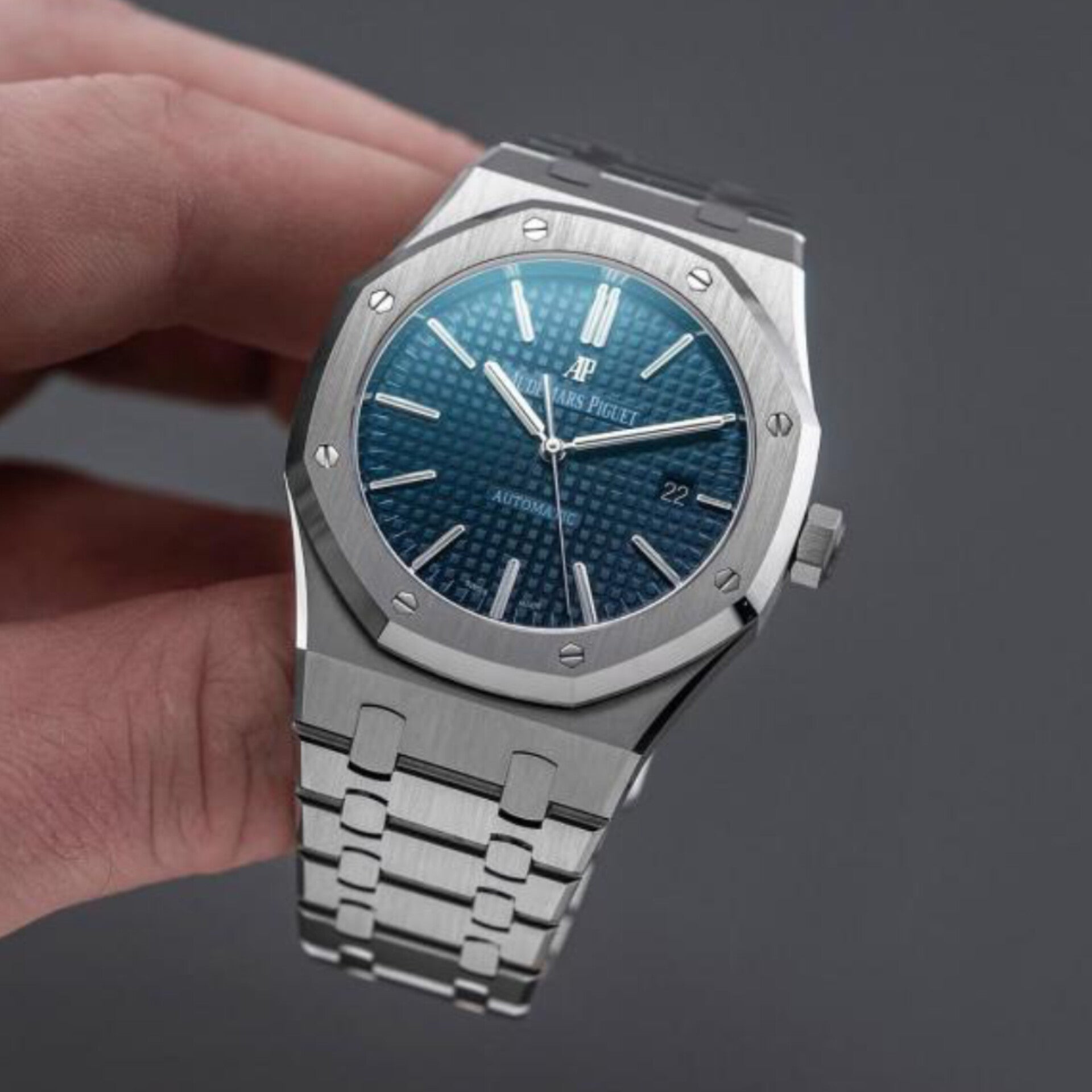 AUDEMARS PIGUET ROYAL OAK SILVER BLUE ( lCELL MODEL)