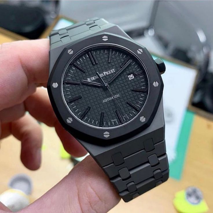 AUDEMARS PIGUET ROYAL OAK BLACK (AUTOMATIC)