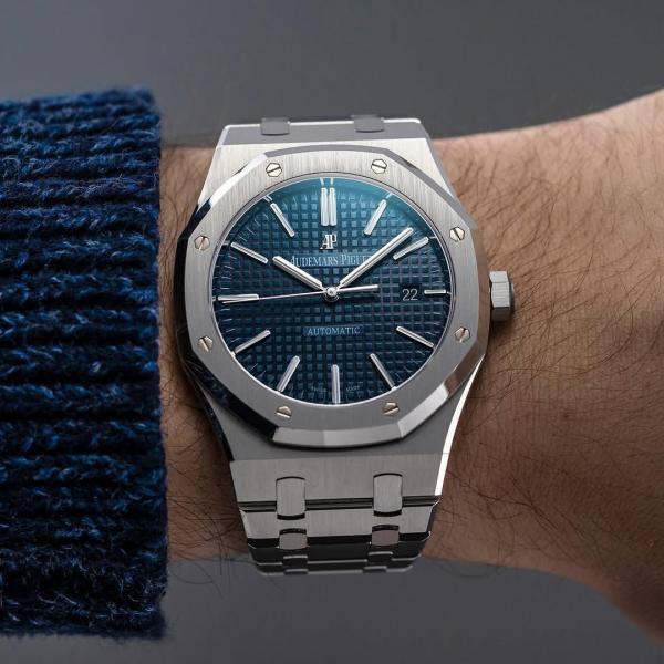 AUDEMARS PIGUET ROYAL OAK SILVER BLUE ( lCELL MODEL)